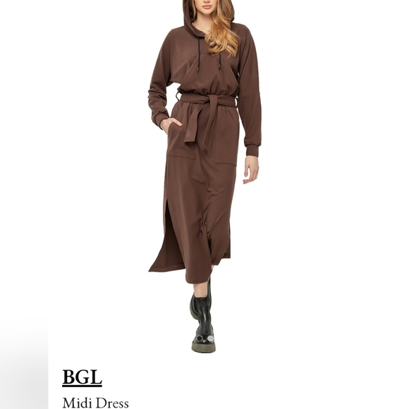 BGL Dresses & Skirts - NWT BGL Midi Dress